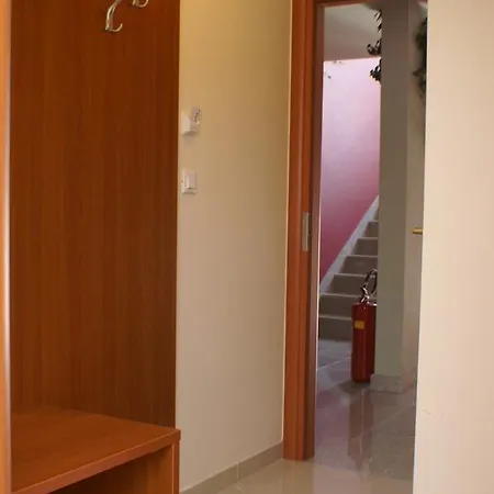Gostinjska kuća Double Seget Vranjica 3079a